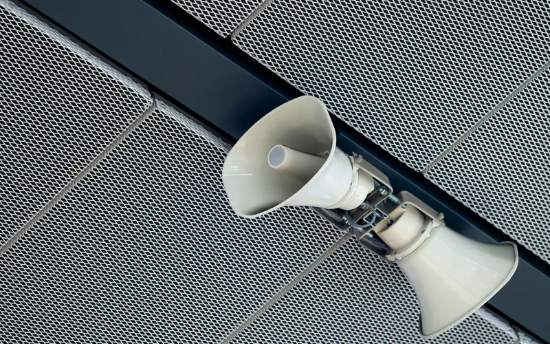 Lautsprecher an der Decke